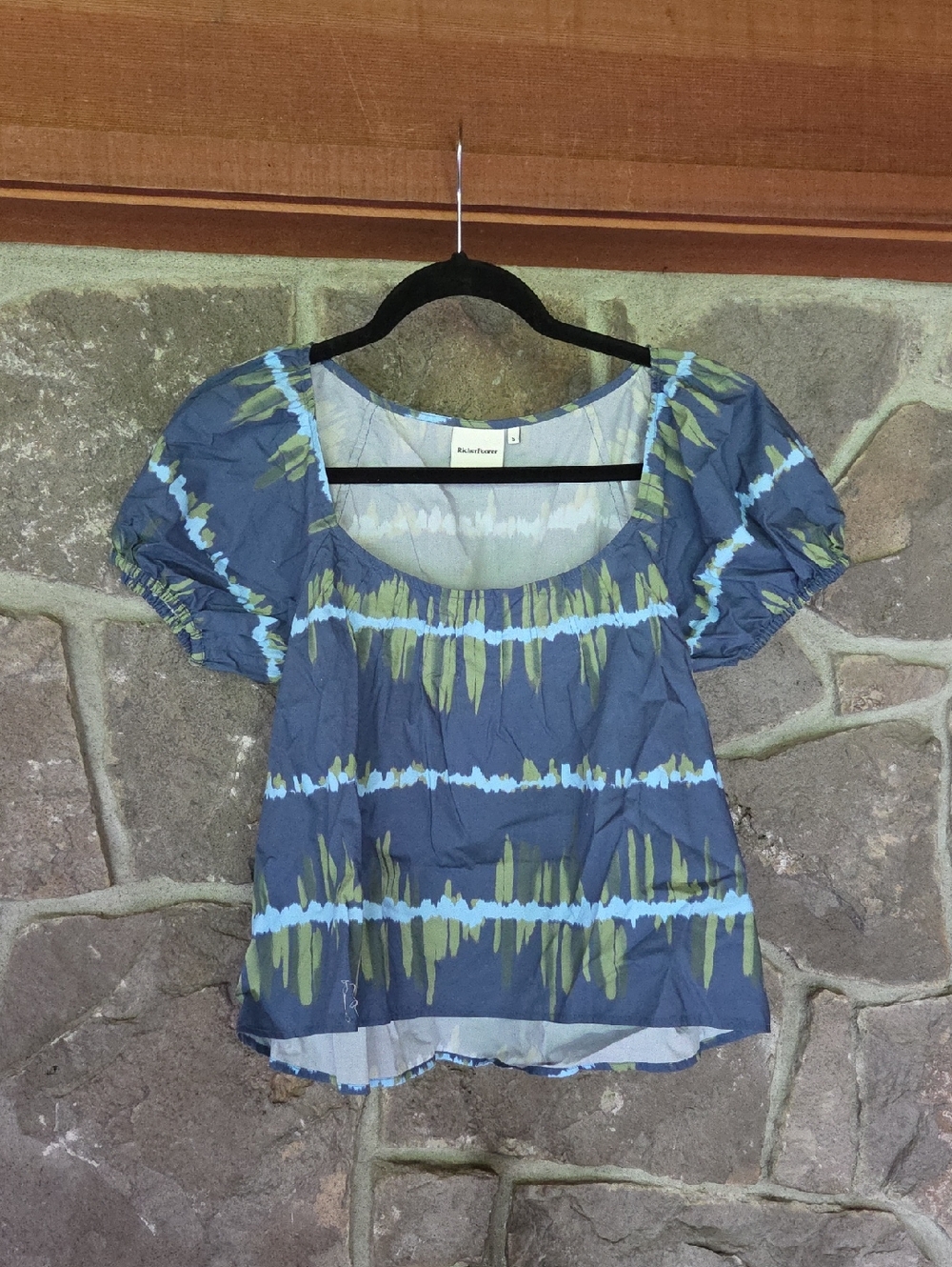 Richer Poorer Blue and Green Scoop-Neck Puff Sleeve Top